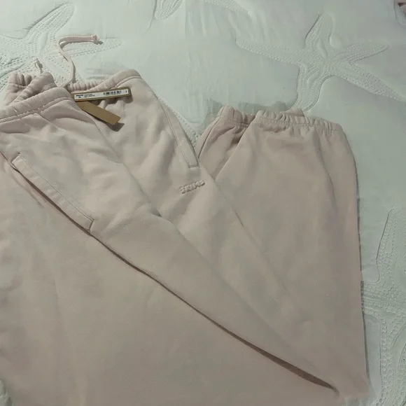 Skims Joggers in Barely Pink color - Picture 1 of 3